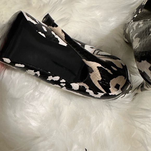 Abstract heels - Picture 5 of 7